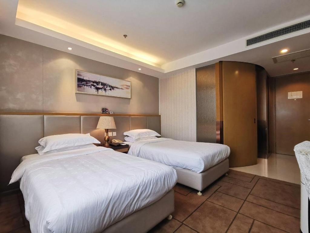 Hotel Jinjiang Metropolo Minhang 4*