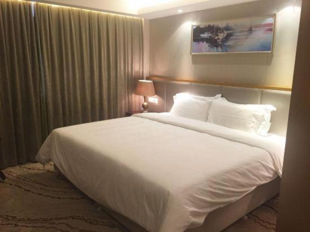 Jinjiang Metropolo Minhang Hotel 4*