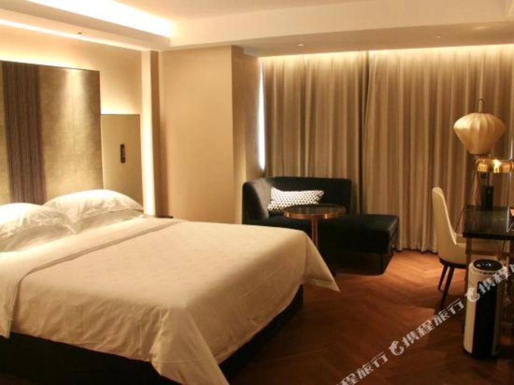 Hotel Jinjiang Metropolo Minhang 4*