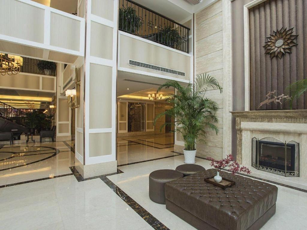 Hotel Jinjiang Metropolo Minhang 4*