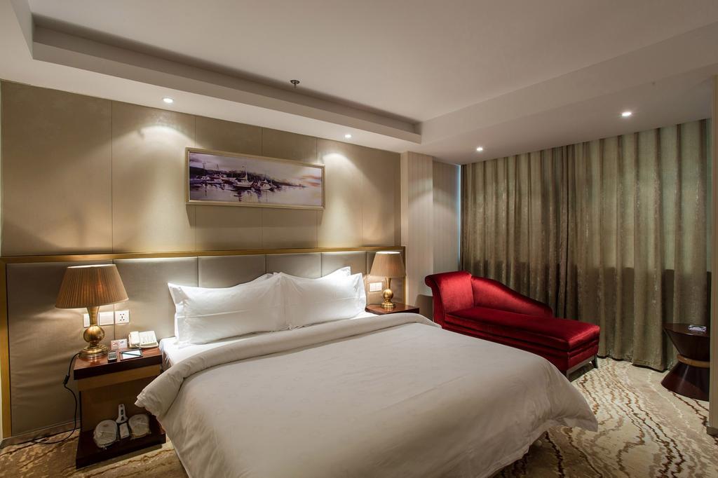 Jinjiang Metropolo Minhang Hotel 4*